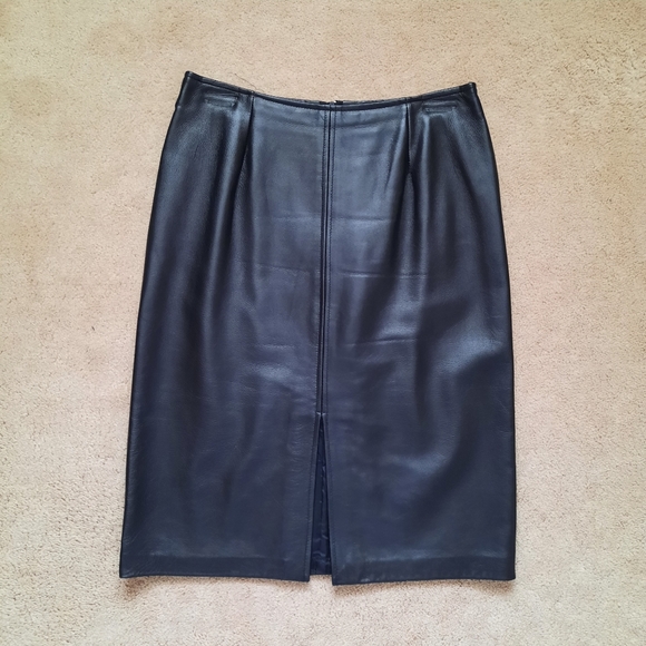 Danier leather skirt black - Picture 1 of 2